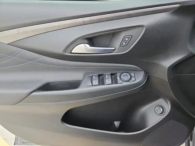 2024 Buick NV Sport Touring FWD