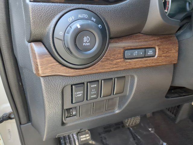 2023 Nissan Titan Crew Cab Platinum Reserve 4x4