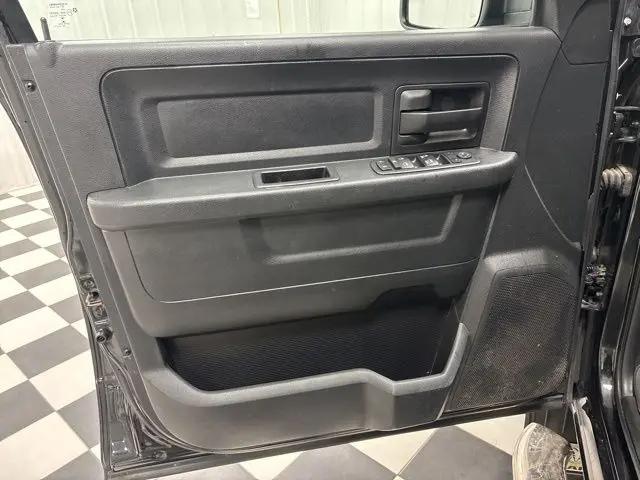 2017 Ram 1500 Express Quad Cab 4x4 6'4" Box