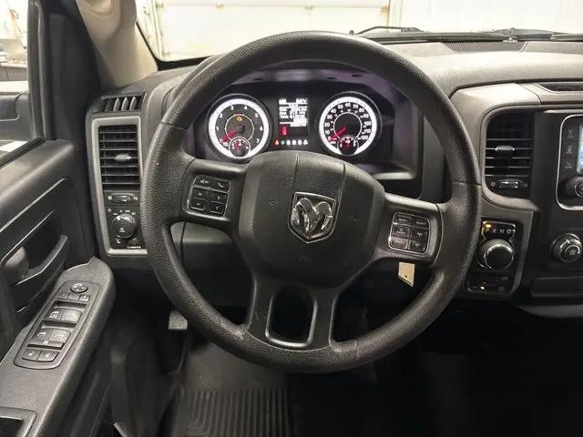 2017 Ram 1500 Express Quad Cab 4x4 6'4" Box