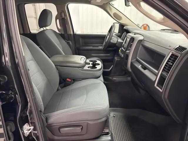 2017 Ram 1500 Express Quad Cab 4x4 6'4" Box
