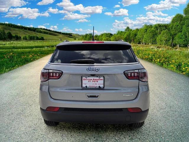 2022 Jeep Compass Latitude FWD
