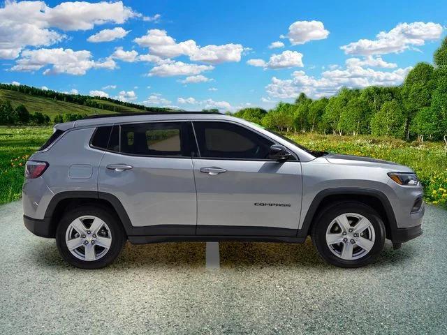 2022 Jeep Compass Latitude FWD