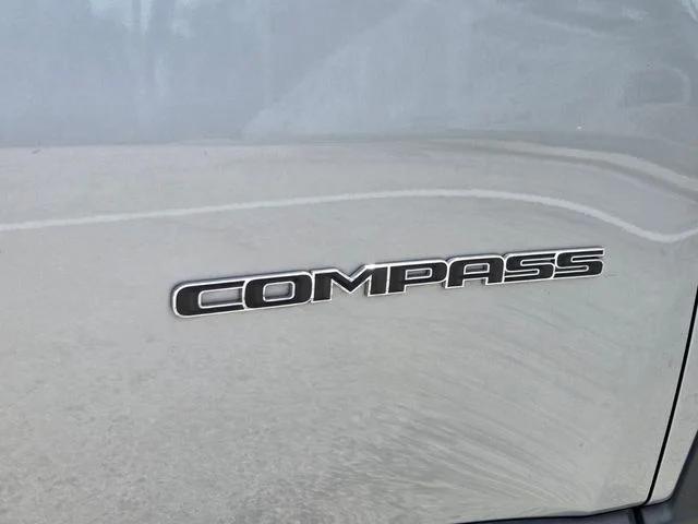 2022 Jeep Compass Latitude FWD