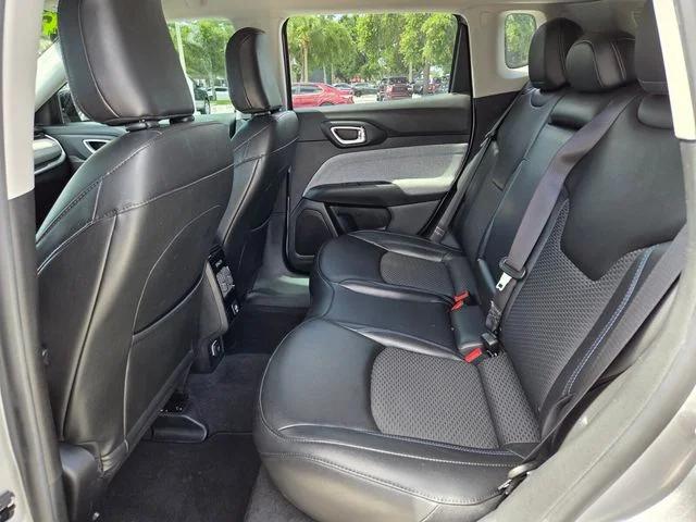 2022 Jeep Compass Latitude FWD
