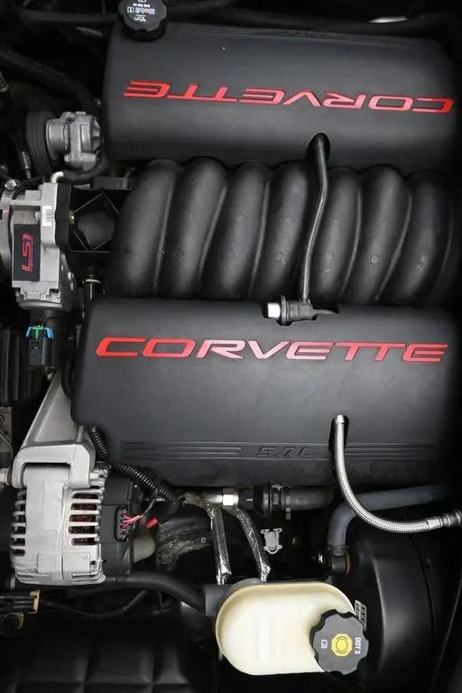 2004 Chevrolet Corvette Base