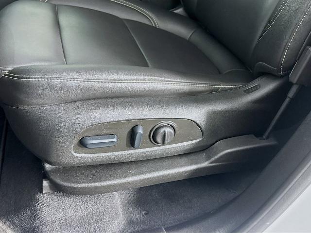 2024 Chevrolet Traverse AWD LT Leather