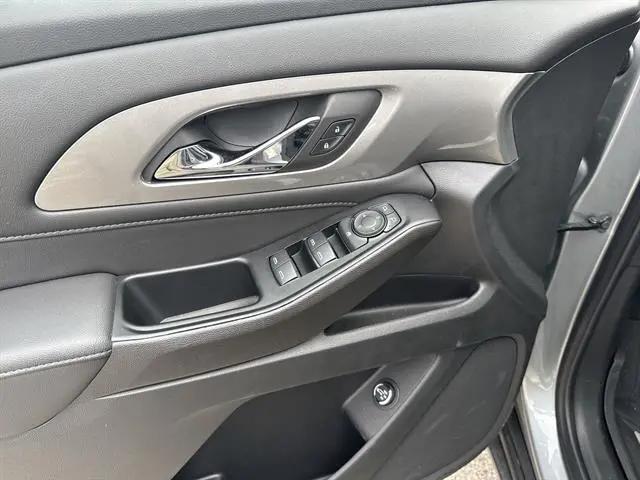 2023 Chevrolet Traverse AWD LT Cloth
