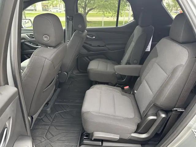 2023 Chevrolet Traverse AWD LT Cloth