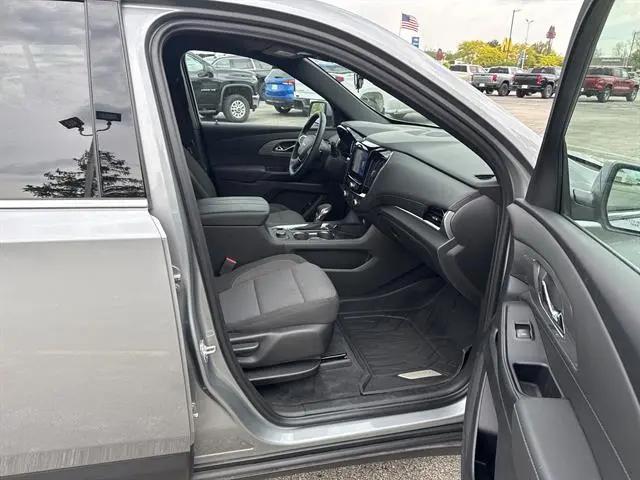 2023 Chevrolet Traverse AWD LT Cloth