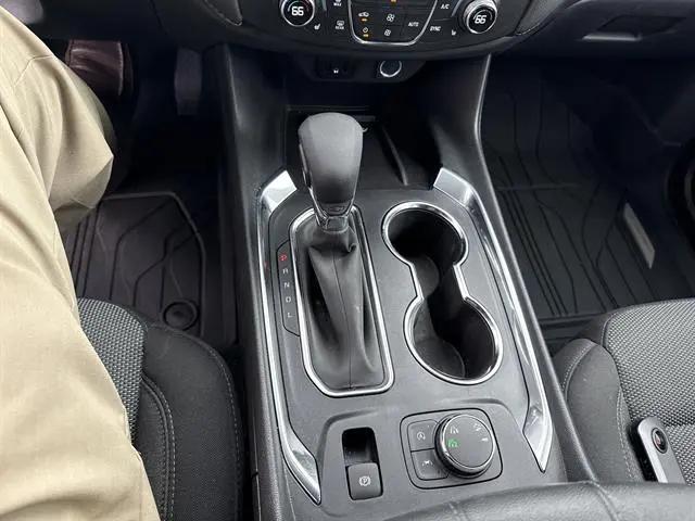 2023 Chevrolet Traverse AWD LT Cloth