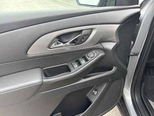 2023 Chevrolet Traverse AWD LT Cloth