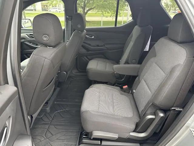 2023 Chevrolet Traverse AWD LT Cloth