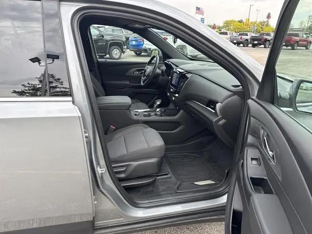 2023 Chevrolet Traverse AWD LT Cloth