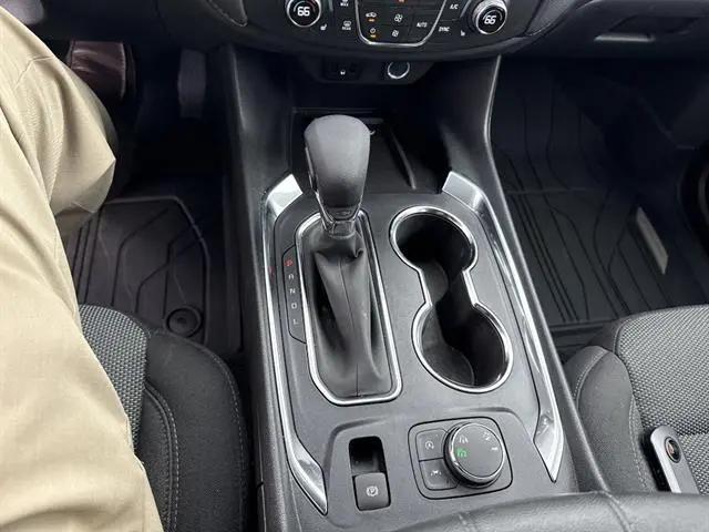 2023 Chevrolet Traverse AWD LT Cloth