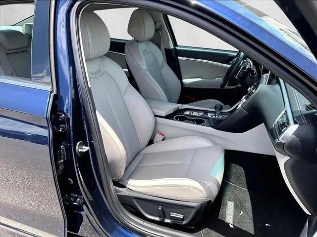 2020 Genesis G70 2.0T RWD