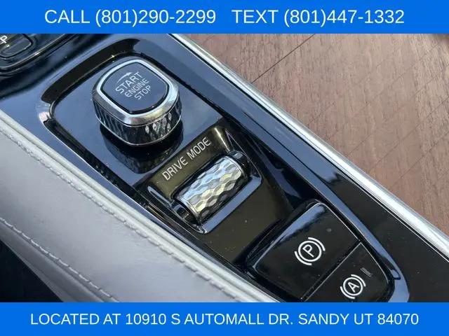 2020 Volvo XC90 Hybrid T8 Inscription 7 Passenger