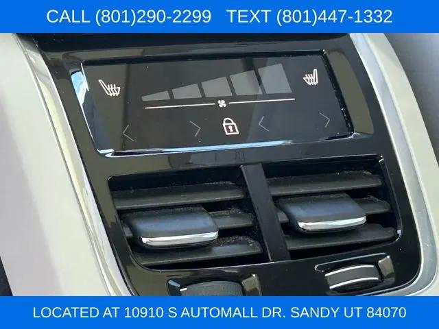 2020 Volvo XC90 Hybrid T8 Inscription 7 Passenger