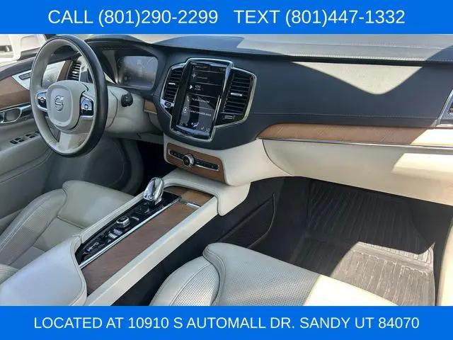 2020 Volvo XC90 Hybrid T8 Inscription 7 Passenger