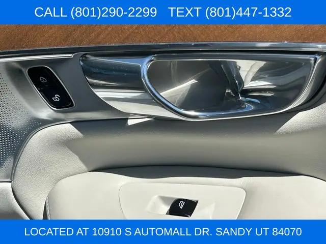 2020 Volvo XC90 Hybrid T8 Inscription 7 Passenger