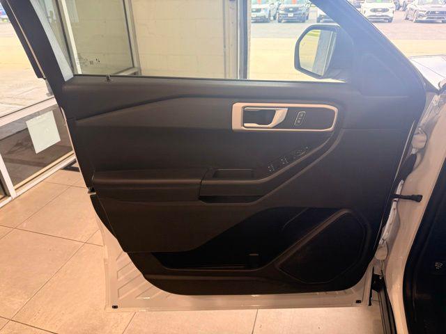 2021 Ford Explorer Base