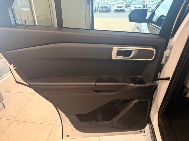 2021 Ford Explorer Base