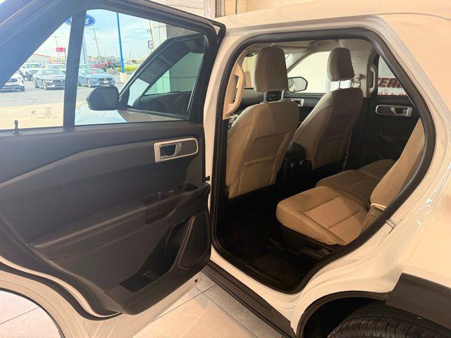 2021 Ford Explorer Base