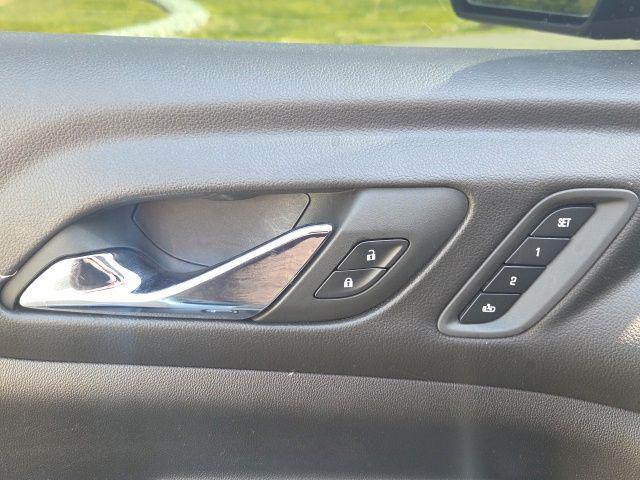 2023 GMC Acadia AWD SLT