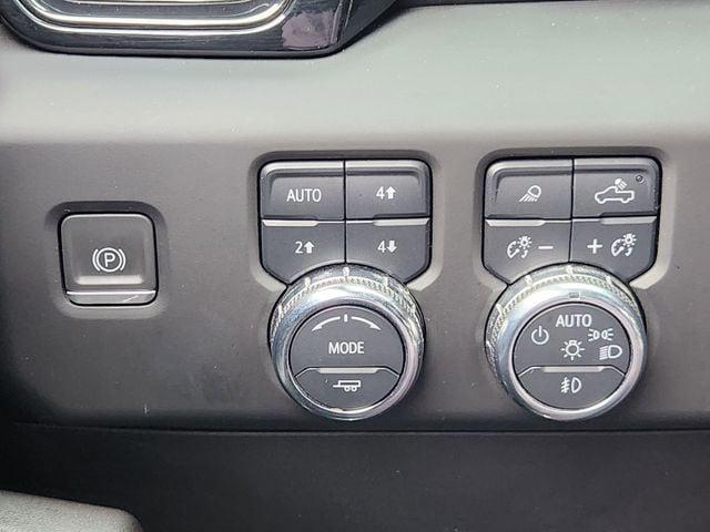2023 GMC Sierra 1500 4WD Crew Cab Short Box AT4