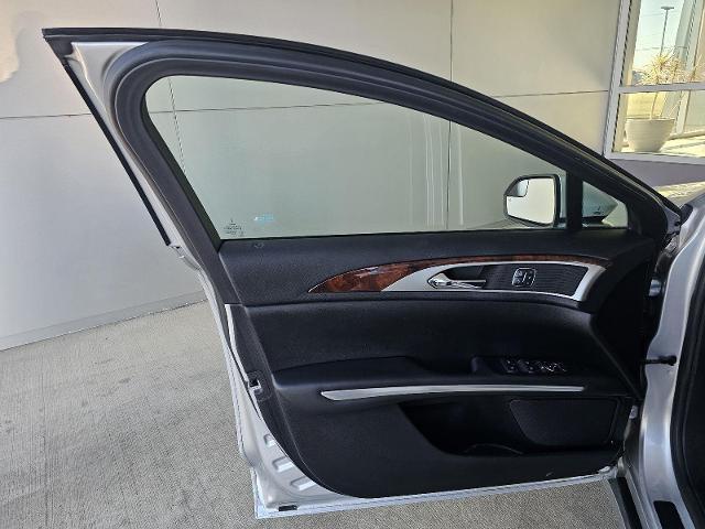 2016 Lincoln MKZ Hybrid Base
