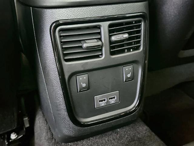 2023 Chrysler 300 300C