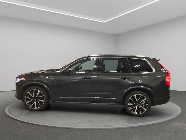 2022 Volvo XC90 T6 Momentum 7 Passenger