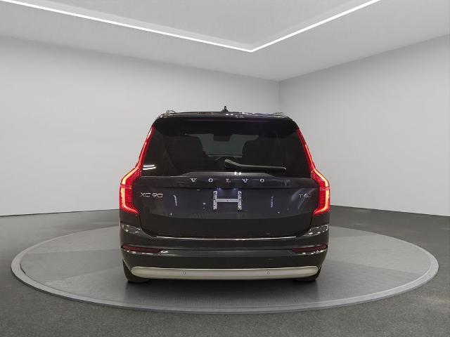 2022 Volvo XC90 T6 Momentum 7 Passenger