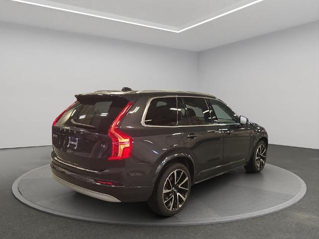 2022 Volvo XC90 T6 Momentum 7 Passenger