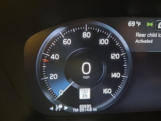 2022 Volvo XC90 T6 Momentum 7 Passenger