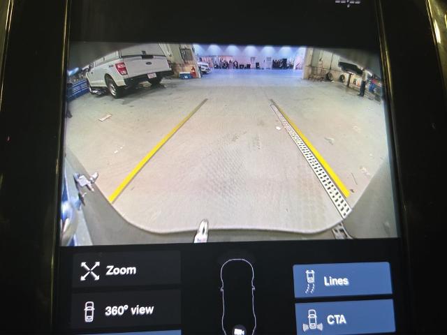 2022 Volvo XC90 T6 Momentum 7 Passenger