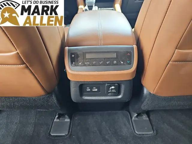 2022 Nissan Pathfinder Platinum 4WD