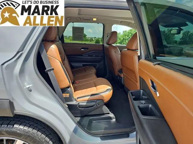 2022 Nissan Pathfinder Platinum 4WD