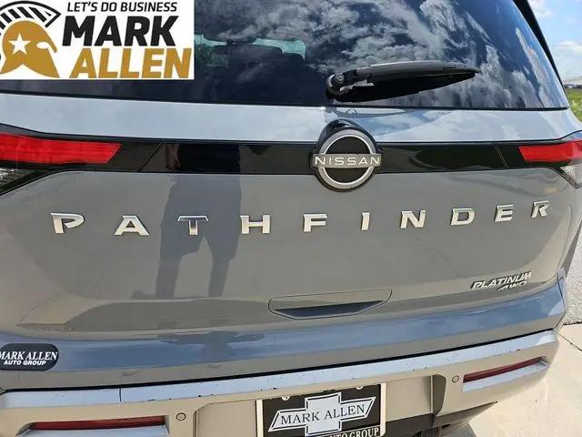 2022 Nissan Pathfinder Platinum 4WD