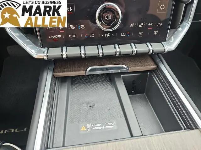2025 GMC Acadia Denali AWD