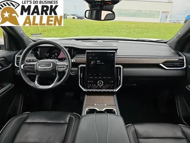 2025 GMC Acadia Denali AWD