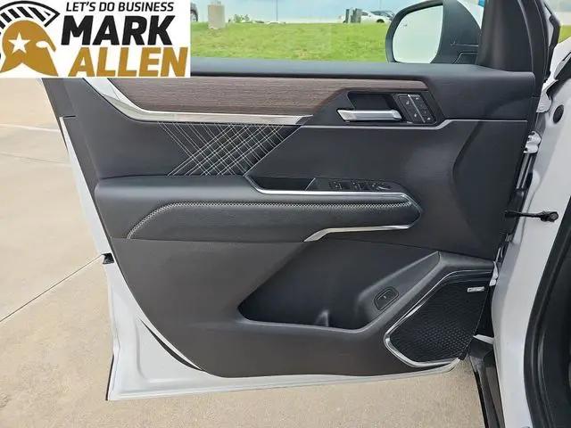 2025 GMC Acadia Denali AWD