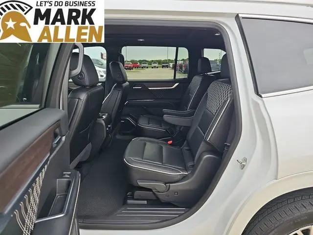 2025 GMC Acadia Denali AWD