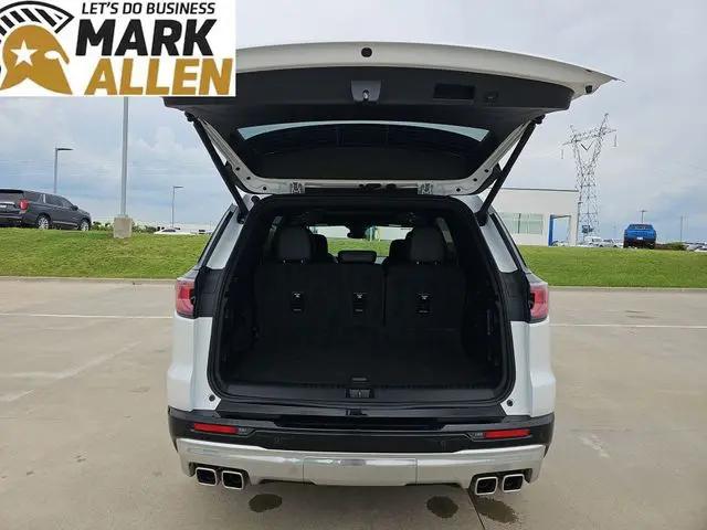 2025 GMC Acadia Denali AWD