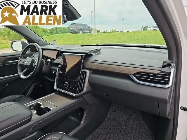 2025 GMC Acadia Denali AWD