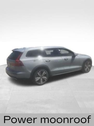 2025 Volvo V60 Cross Country Plus, B5 AWD Gas (mild hybrid)