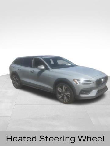 2025 Volvo V60 Cross Country Plus, B5 AWD Gas (mild hybrid)