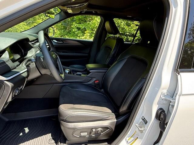 2025 Jeep Grand Cherokee Altitude X 4x4