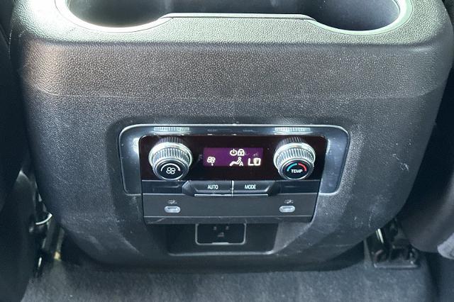 2023 GMC Yukon XL 2WD SLT