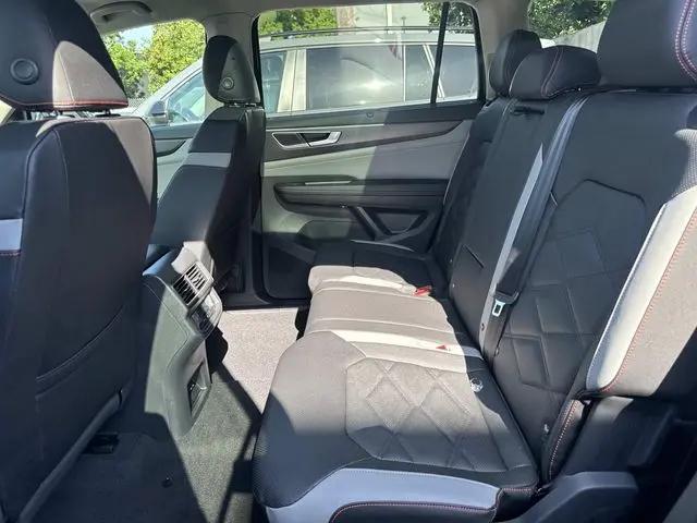 2026 Volkswagen Atlas Peak Edition
